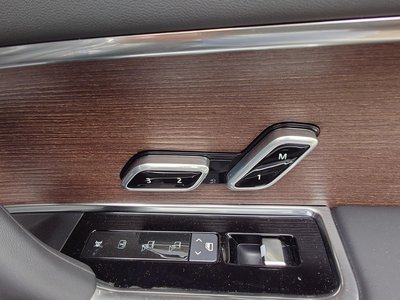 2025 LAND Rover RANGE ROVER thumbnail 36