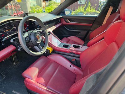 2024 Porsche TAYCAN photo 4