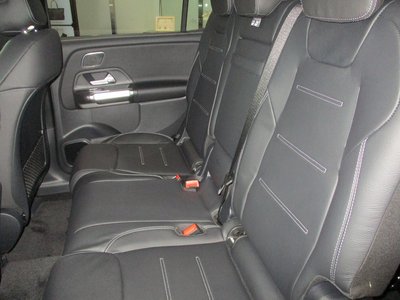 2026 Mercedes-BENZ GLB — миниатюра 30