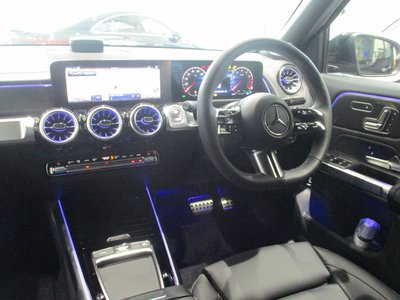 2026 Mercedes-BENZ GLB — миниатюра 28