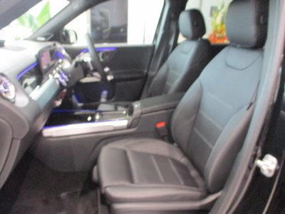 2026 Mercedes-BENZ GLB — миниатюра 32