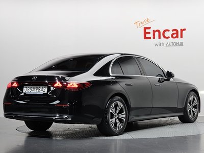 صورة 3 لـ 2024 Mercedes-BENZ E-CLASS