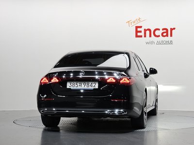 صورة 4 لـ 2024 Mercedes-BENZ E-CLASS