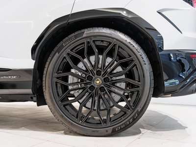 LAMBORGHINI URUS - 10
