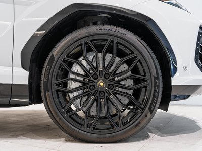 LAMBORGHINI URUS - 9