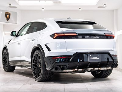 LAMBORGHINI URUS - 2