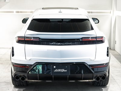 LAMBORGHINI URUS - 7