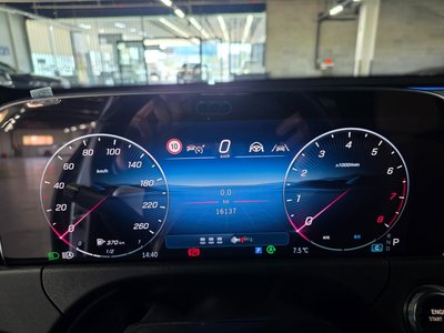 MERCEDES-BENZ E-CLASS - 8