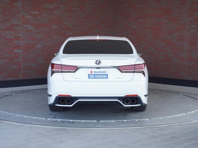 LEXUS LS - 6