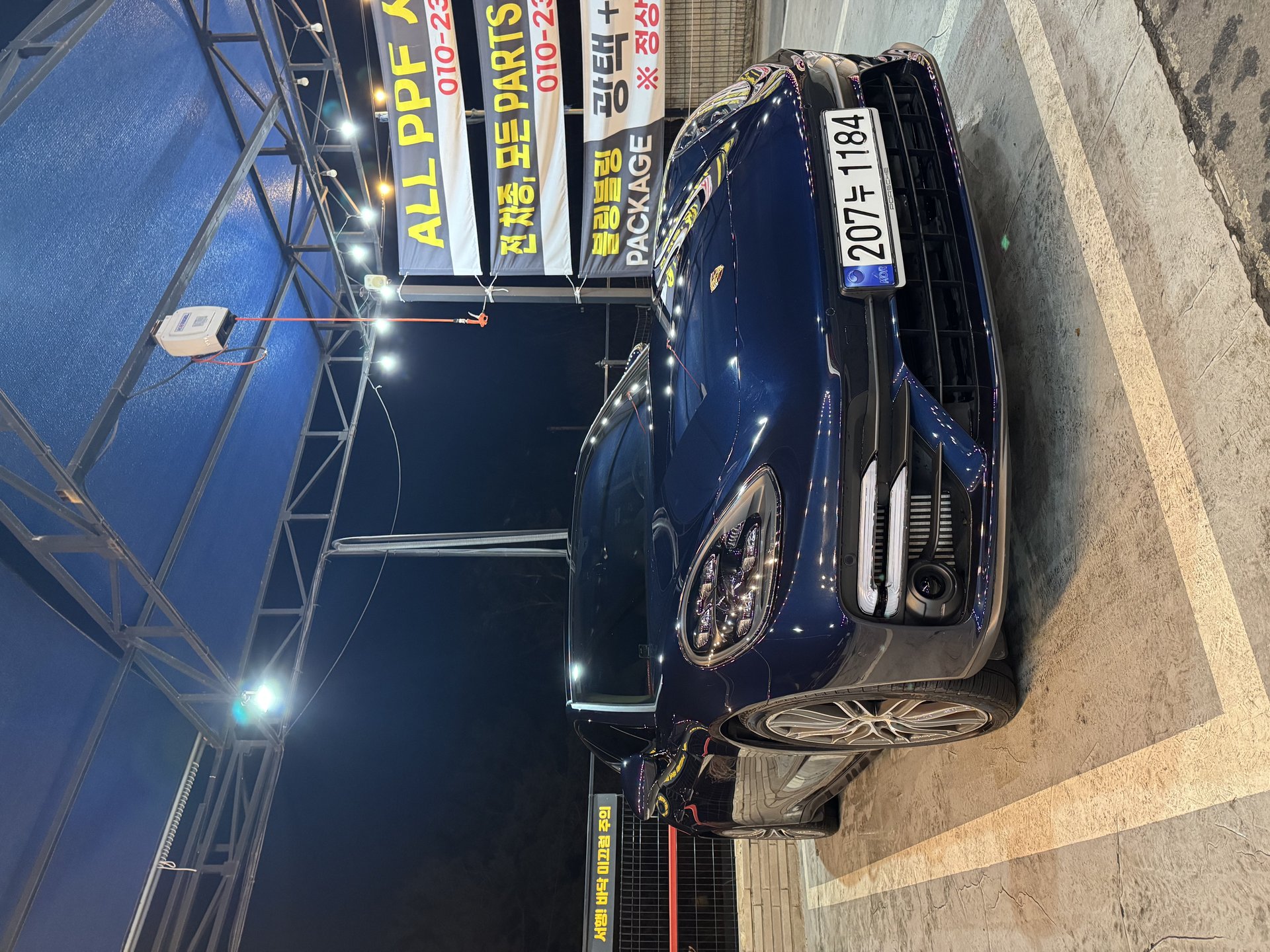 PORSCHE PANAMERA - View 1