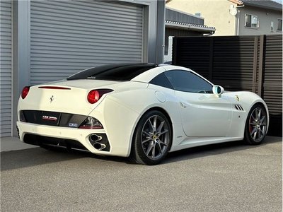 FERRARI CALIFORNIA - 10