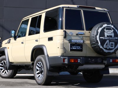 TOYOTA LAND CRUISER 70 - 7