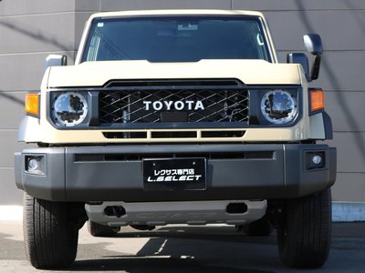 TOYOTA LAND CRUISER 70 - 6