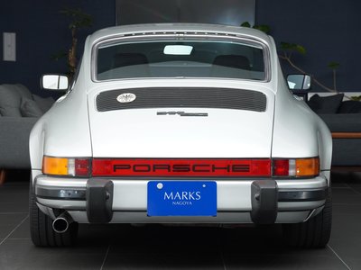 PORSCHE 911 - 8