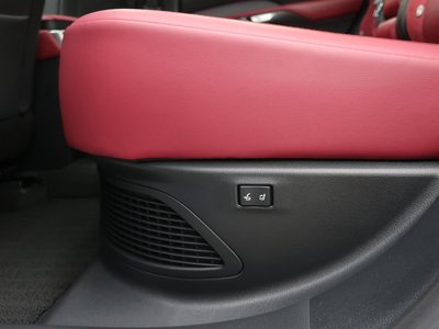 صورة مصغرة 43 لـ 2023 Lexus RX