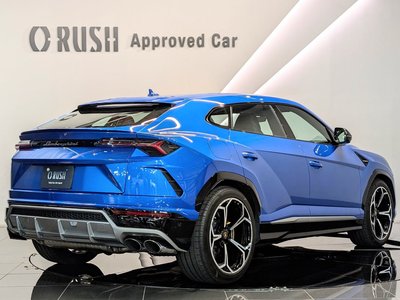 LAMBORGHINI URUS - 7