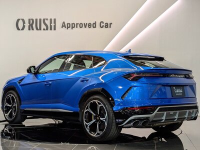 LAMBORGHINI URUS - 8