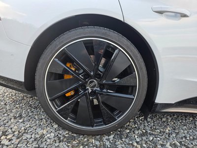 AUDI E-TRON GT - 6