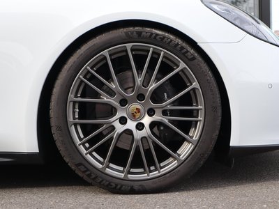 PORSCHE PANAMERA - 8