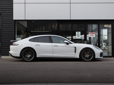 PORSCHE PANAMERA - 4