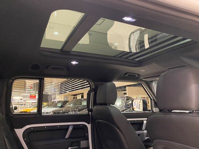 LAND ROVER DEFENDER - 6