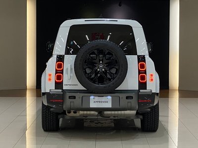 LAND ROVER DEFENDER - 10