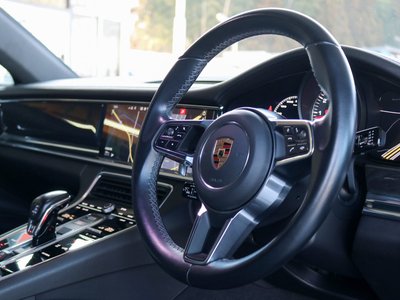 PORSCHE PANAMERA - 3