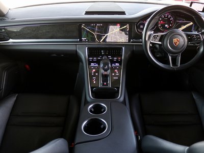 PORSCHE PANAMERA - 4