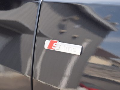 AUDI Q8 - 5