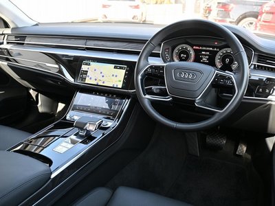 AUDI A8 - 6