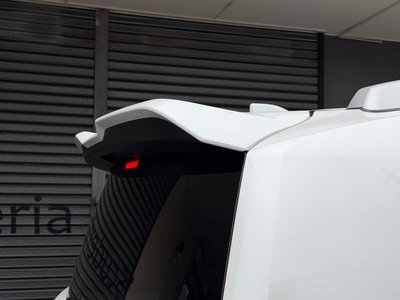 TOYOTA LAND CRUISER 300 - 7