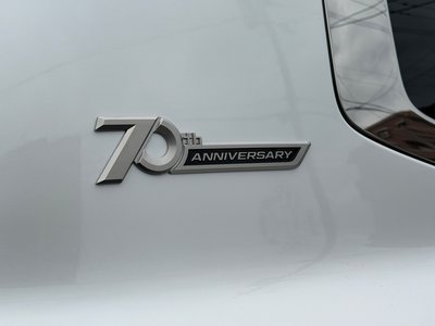 TOYOTA LAND CRUISER 300 - 8