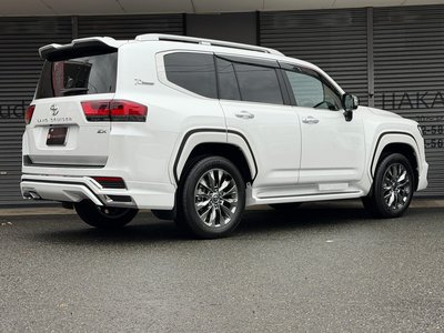 TOYOTA LAND CRUISER 300 - 5