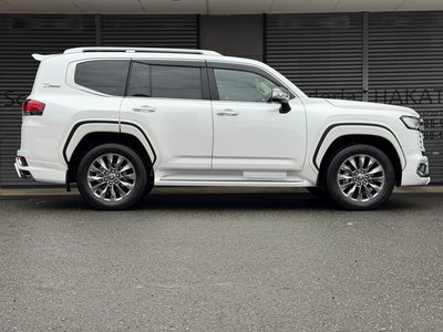 TOYOTA LAND CRUISER 300 - 4