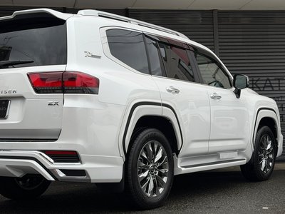 TOYOTA LAND CRUISER 300 - 6