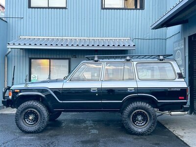 TOYOTA LAND CRUISER 60 - 9