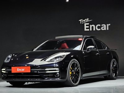 PORSCHE PANAMERA