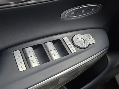 2022 Genesis GV70 — миниатюра 31