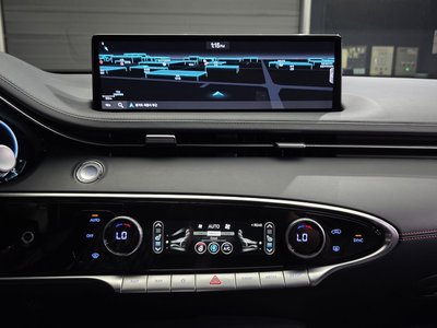 2022 Genesis GV70 — миниатюра 23