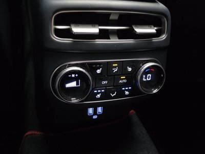 2022 Genesis GV70 — миниатюра 24