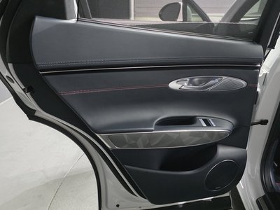 2022 Genesis GV70 — миниатюра 15