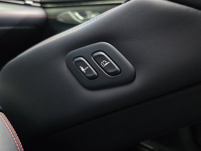 2022 Genesis GV70 — миниатюра 28