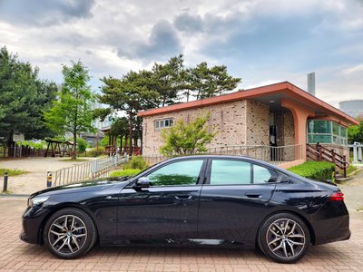 BMW 5 SERIES - 2