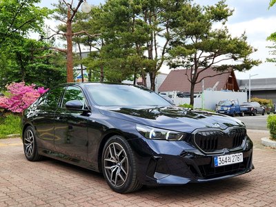 BMW 5 SERIES - 4