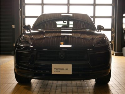 PORSCHE MACAN - 3