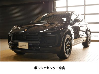 PORSCHE MACAN - 1