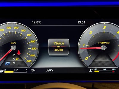 MERCEDES-BENZ E-CLASS - 5