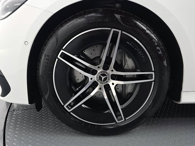 MERCEDES-BENZ E-CLASS - 6