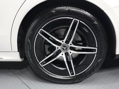 MERCEDES-BENZ E-CLASS - 8