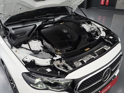 MERCEDES-BENZ E-CLASS - 7